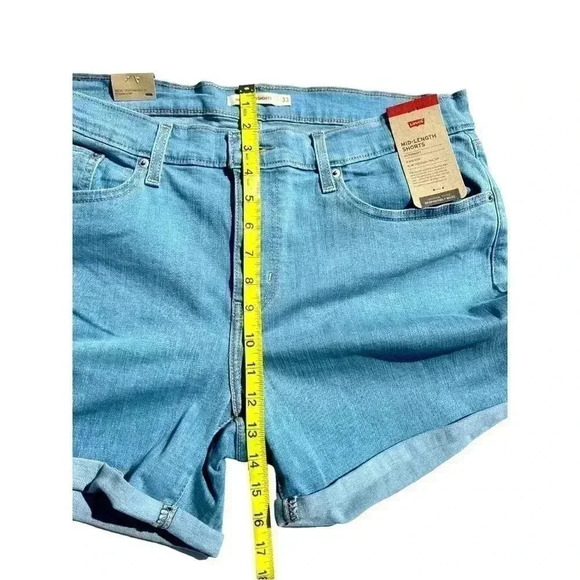 WOMEN’S LEVI’S MID-LENGTH SHORTS•MEDIUM WASH DENIM•NICE STRETCH• - Picture 8 of 8